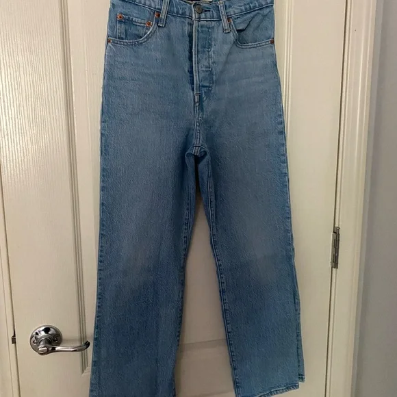 Levi’s ribcage crop boot jeans size 26 - Picture 3 of 6